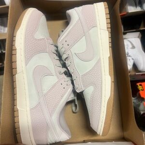 Nike Dunk Women Size 11.5 new